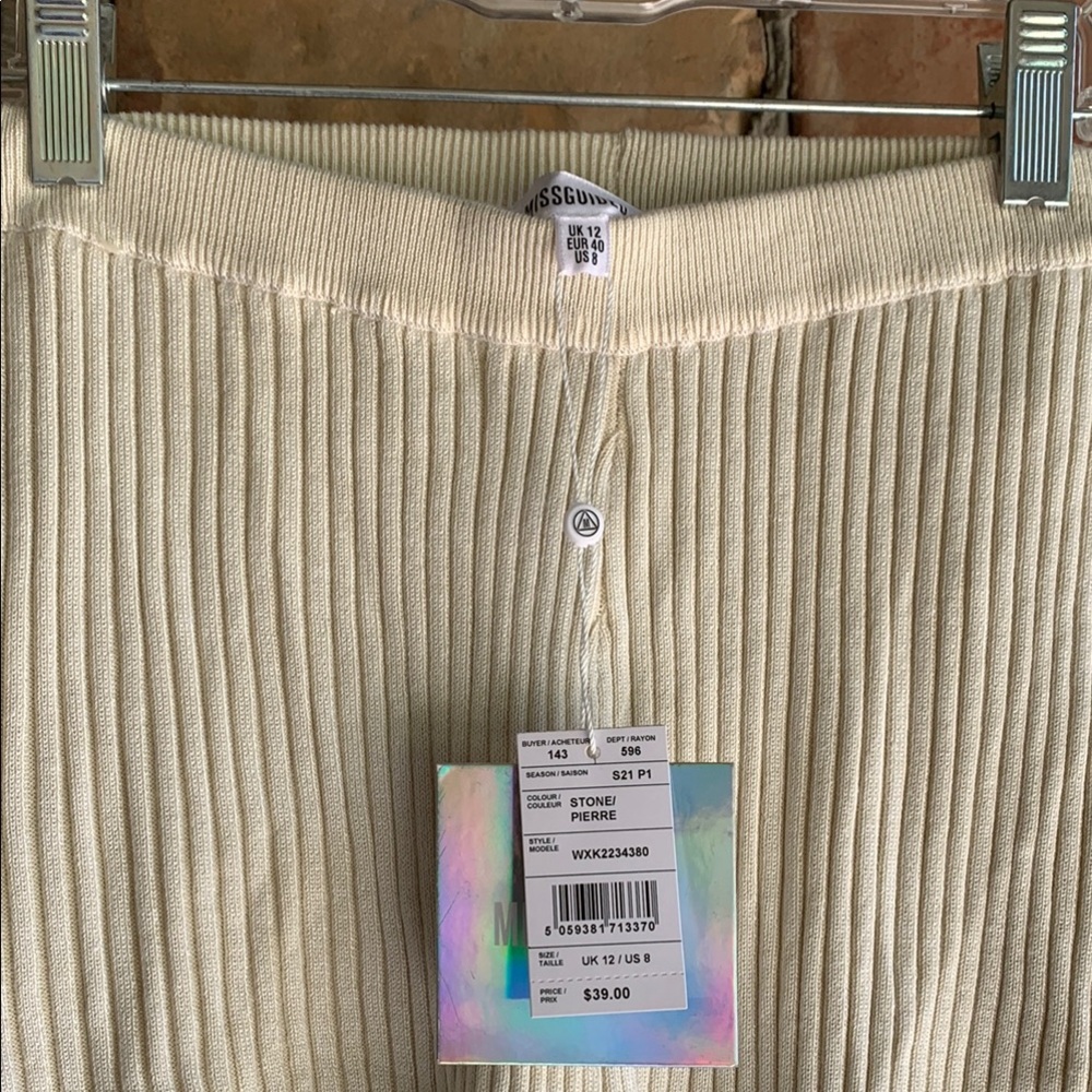 Missguided Cream Ribbed Bike Shorts - Picture 2 of 7